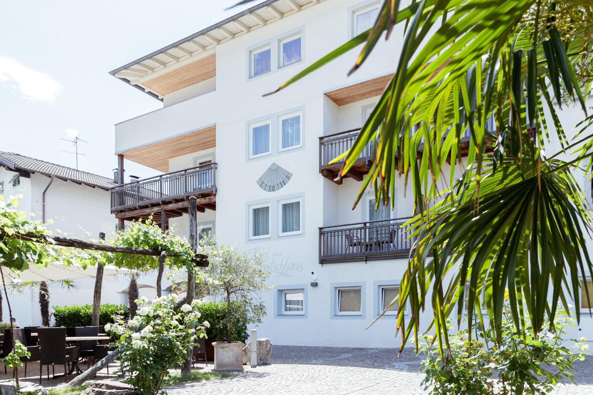 Hotel Teutschhaus Cortina Sulla Strada del Vino Extérieur photo